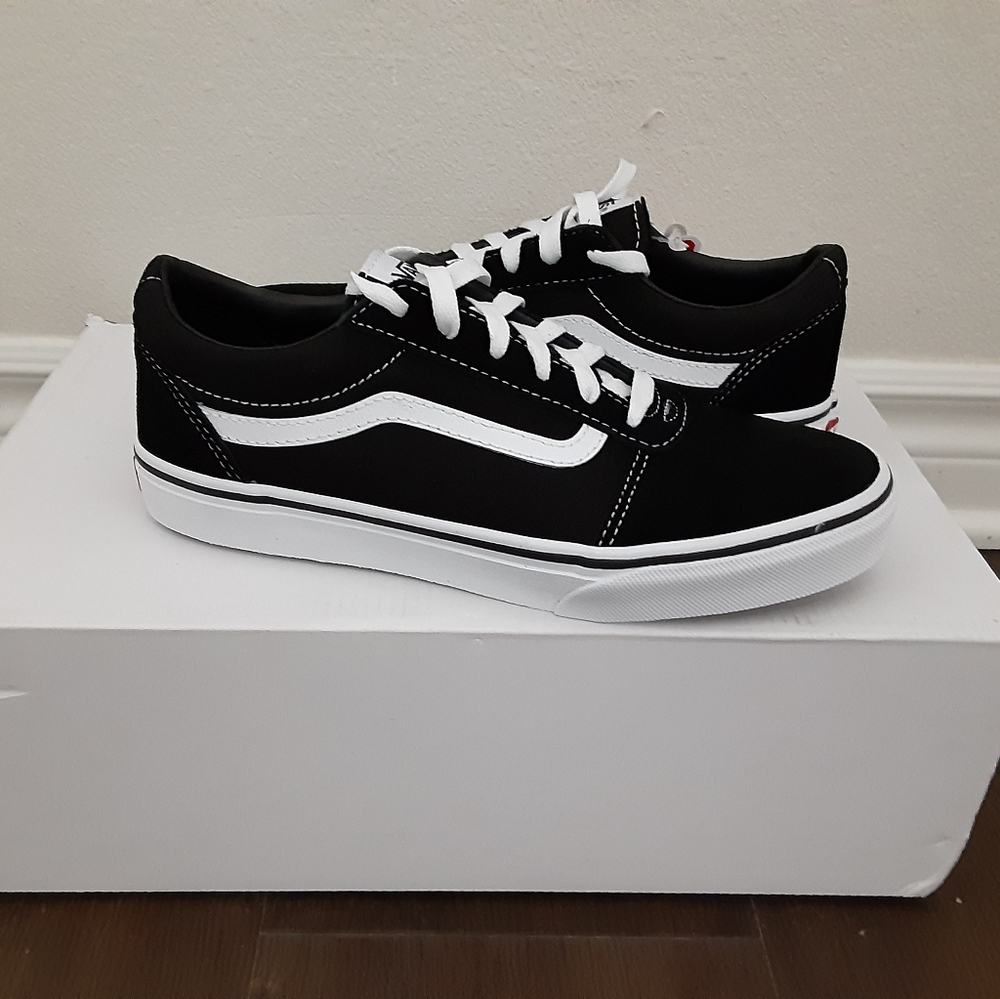 Vans - Picture 3 of 3